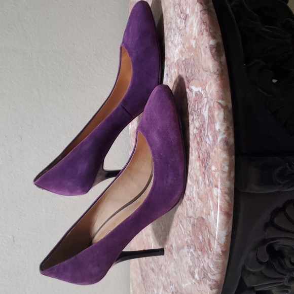 Beautiful suede heels - Picture 1 of 8